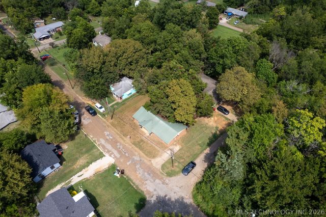 911 S K Street, Hugo, OK 74743