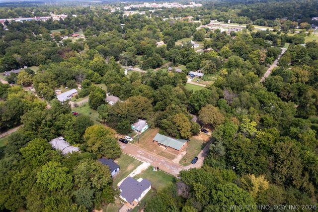 911 S K Street, Hugo, OK 74743