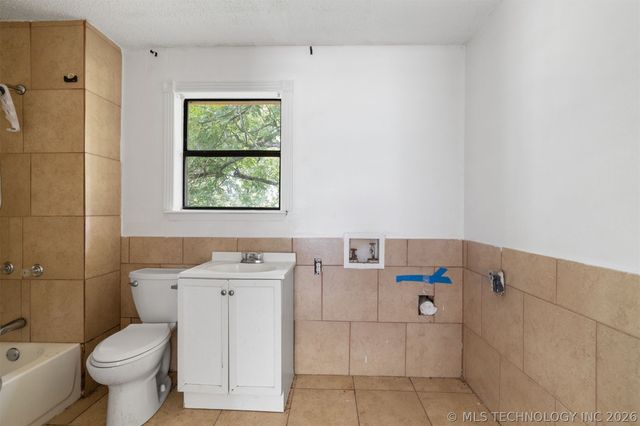 911 S K Street, Hugo, OK 74743