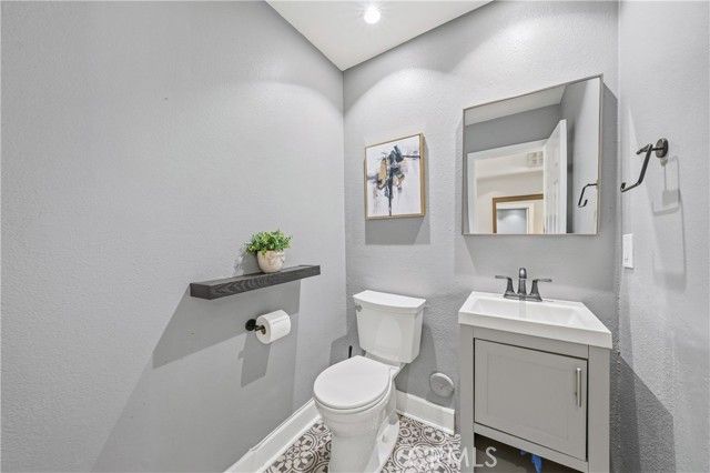 2214 Vista Hogar, Newport Beach, CA 92660