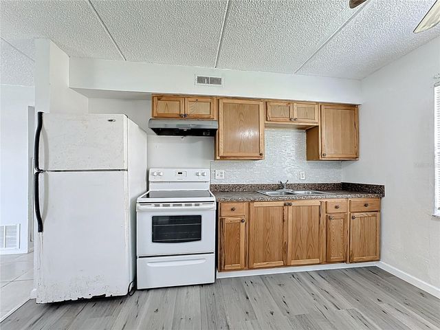 694 MICHIGAN COURT 4, St Cloud, FL 34769