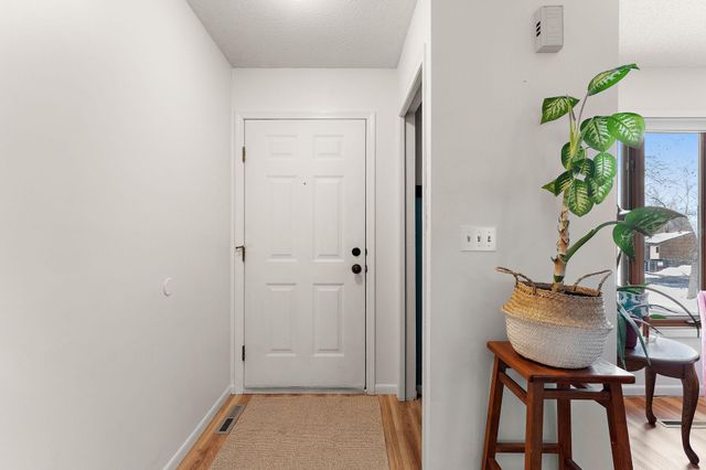 1609 Geske Road, Chaska, MN 55318