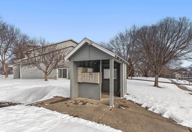 1609 Geske Road, Chaska, MN 55318