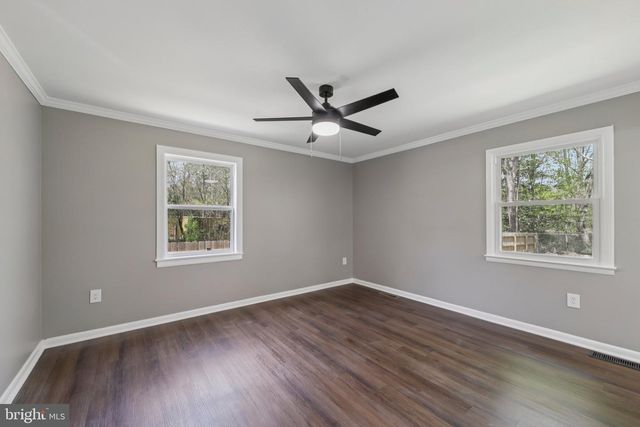 1257 WHITE OAK RD, Fredericksburg, VA 22405