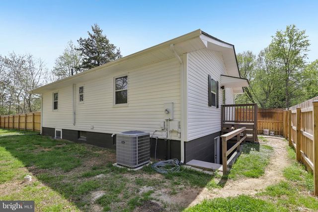 1257 WHITE OAK RD, Fredericksburg, VA 22405
