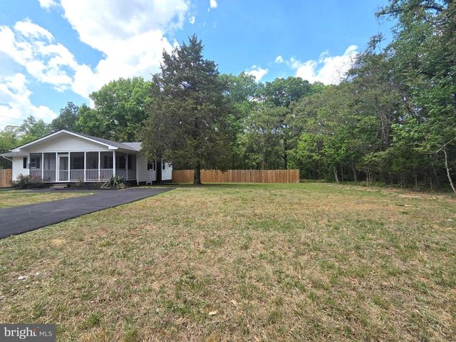 1257 WHITE OAK RD, Fredericksburg, VA 22405