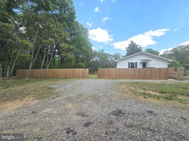 1257 WHITE OAK RD, Fredericksburg, VA 22405