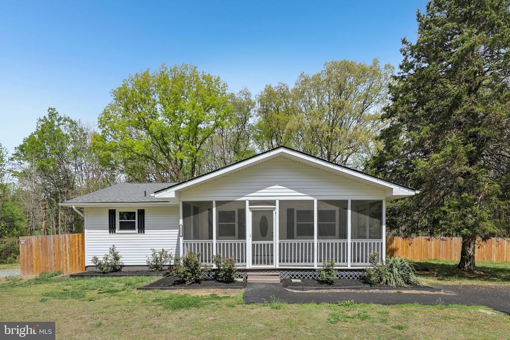 1257 WHITE OAK RD, Fredericksburg, VA 22405
