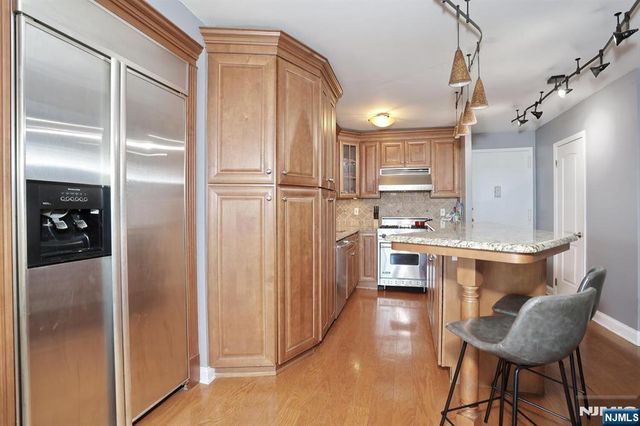 277 Prospect Avenue 18H, Hackensack, NJ 07601