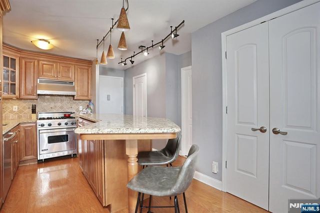 277 Prospect Avenue 18H, Hackensack, NJ 07601