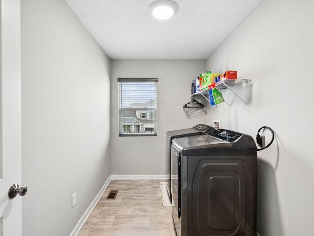 7081 Sanctuary Drive NW, Pickerington, OH 43147