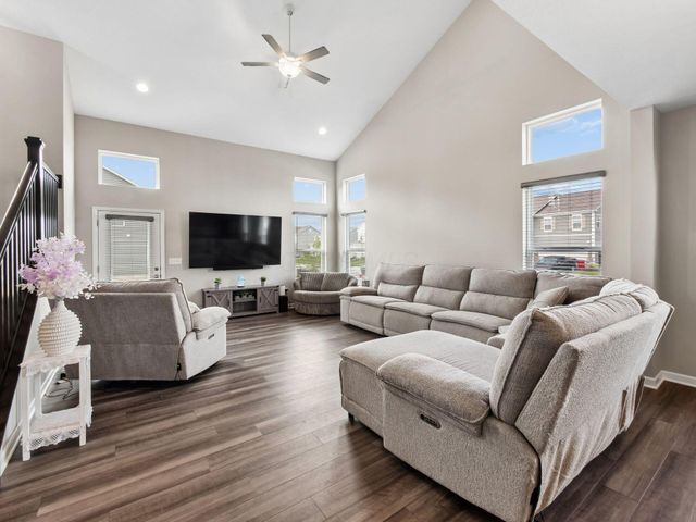 7081 Sanctuary Drive NW, Pickerington, OH 43147