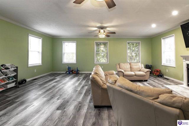 50 Freedom Court, Vine Grove, KY 40175