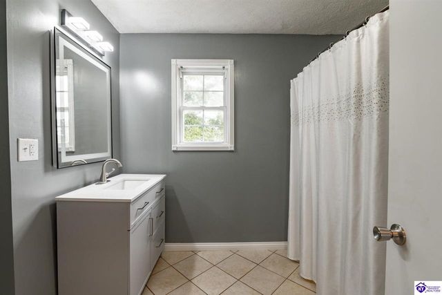 50 Freedom Court, Vine Grove, KY 40175