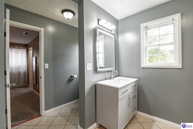 50 Freedom Court, Vine Grove, KY 40175
