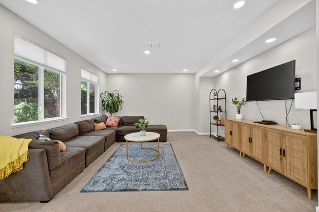 2142 Arnold Drive, Rocklin, CA 95765