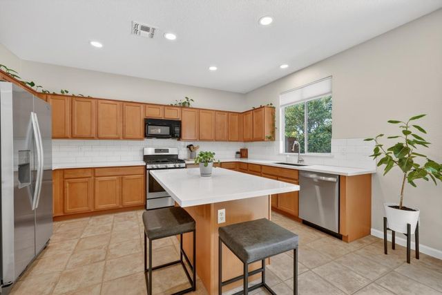 2142 Arnold Drive, Rocklin, CA 95765