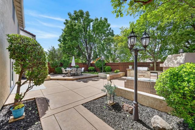 2142 Arnold Drive, Rocklin, CA 95765