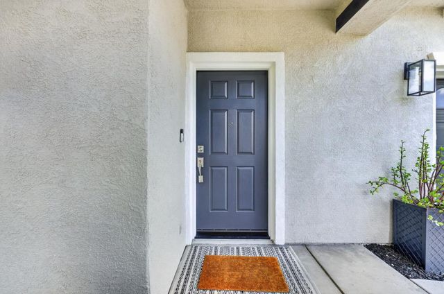 2142 Arnold Drive, Rocklin, CA 95765