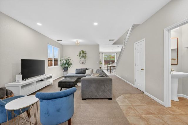 2142 Arnold Drive, Rocklin, CA 95765