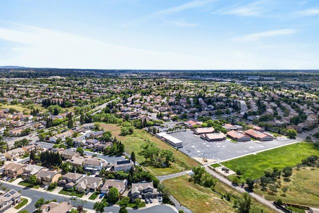 2142 Arnold Drive, Rocklin, CA 95765