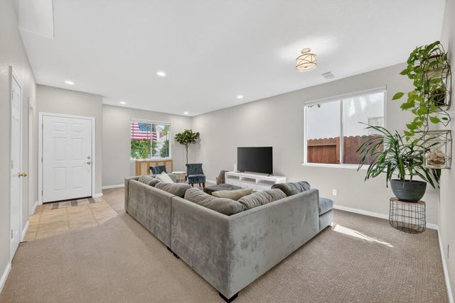 2142 Arnold Drive, Rocklin, CA 95765