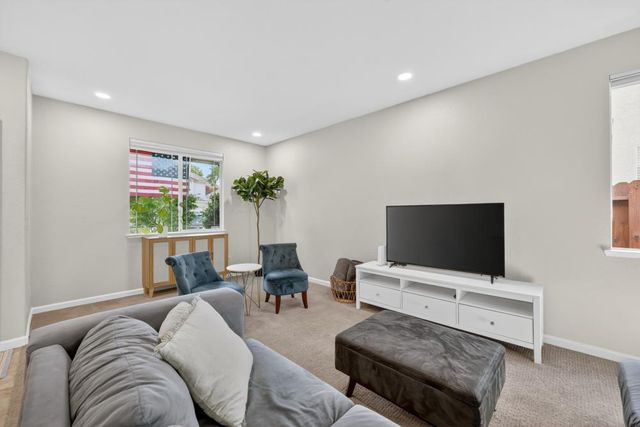 2142 Arnold Drive, Rocklin, CA 95765