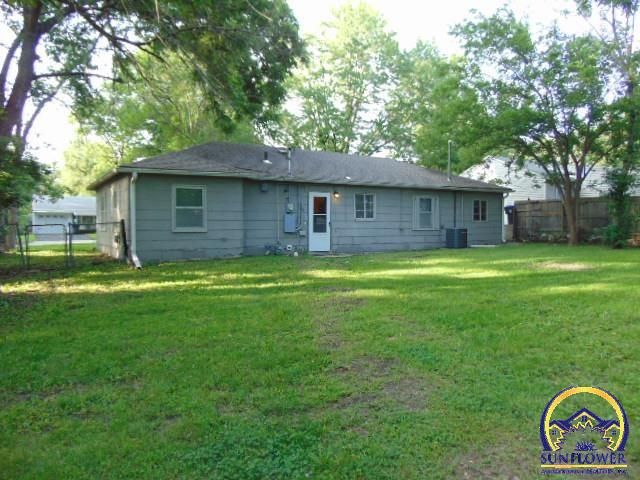 1407 SW Glencoe ST, Topeka, KS 66611