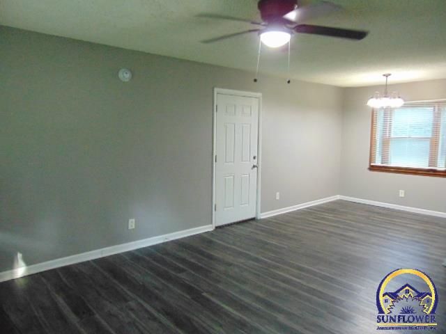 1407 SW Glencoe ST, Topeka, KS 66611