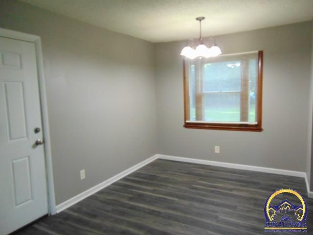 1407 SW Glencoe ST, Topeka, KS 66611