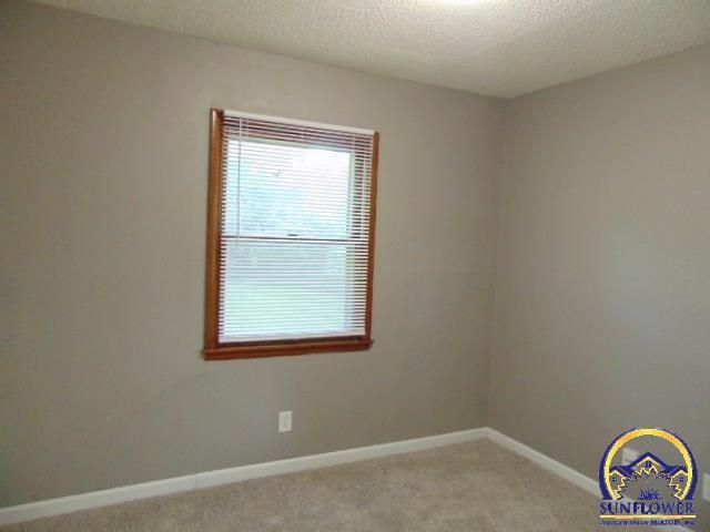 1407 SW Glencoe ST, Topeka, KS 66611