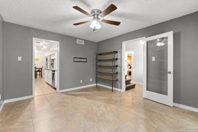 5203 Metcalf, Windcrest, TX 78239