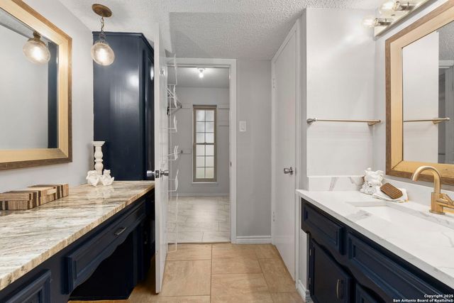 5203 Metcalf, Windcrest, TX 78239