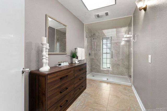 5203 Metcalf, Windcrest, TX 78239