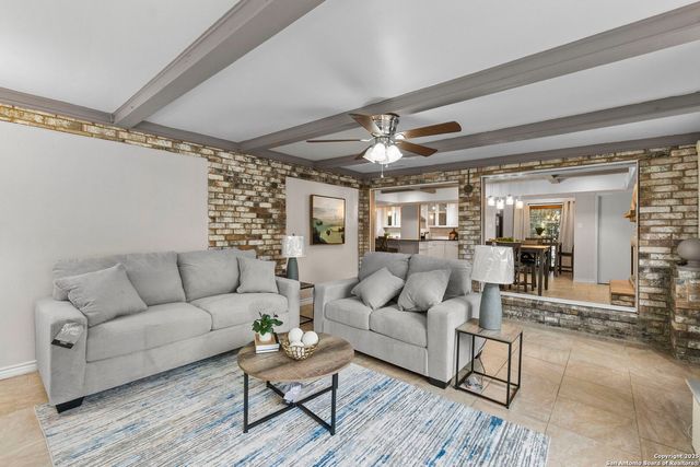 5203 Metcalf, Windcrest, TX 78239