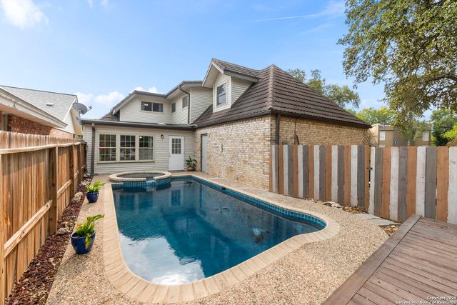 5203 Metcalf, Windcrest, TX 78239