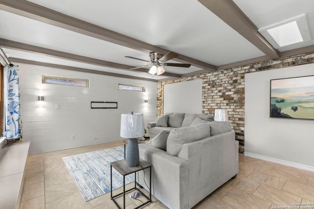 5203 Metcalf, Windcrest, TX 78239