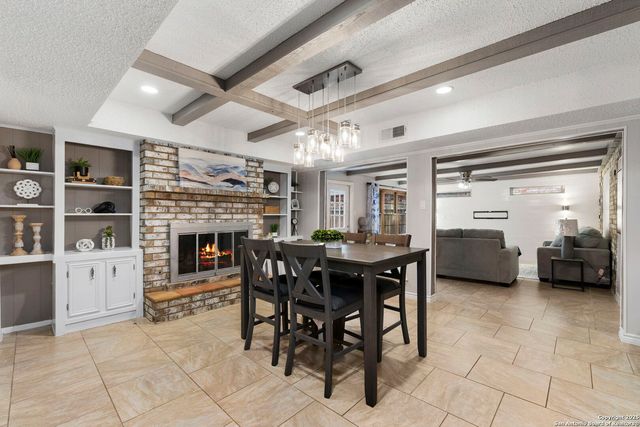 5203 Metcalf, Windcrest, TX 78239