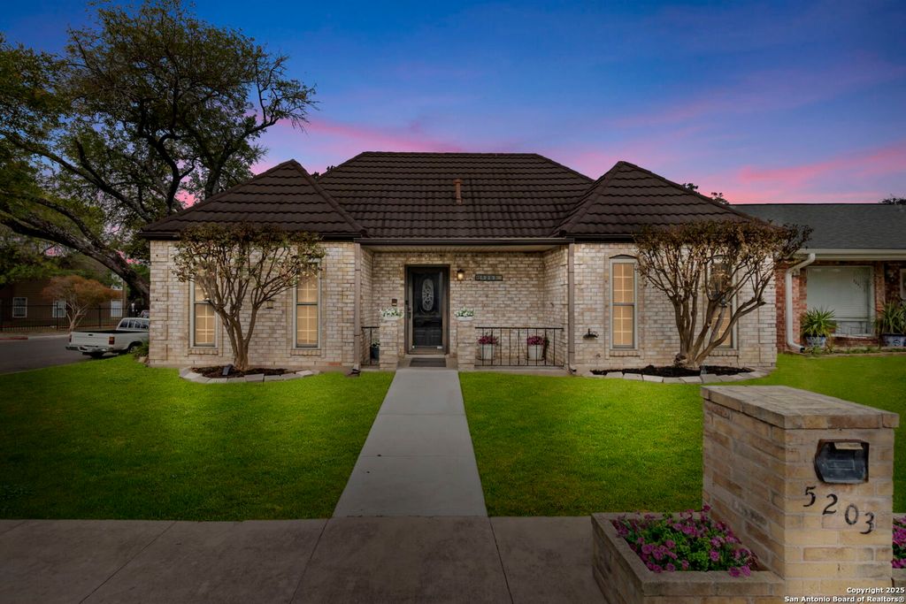 5203 Metcalf, Windcrest, TX 78239