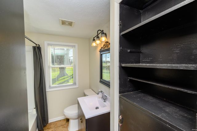 3506 S Penn Street, Muncie, IN 47302