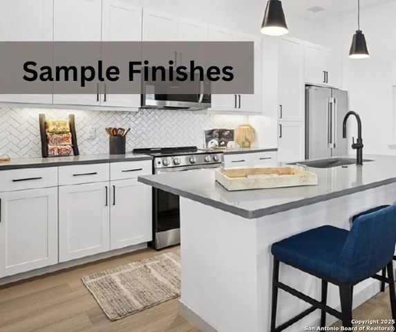 420 Sendera Hills, Canyon Lake, TX 78133