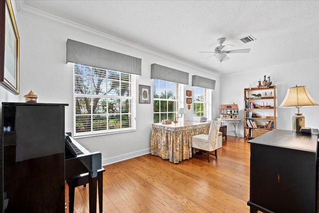 1437 Barlow Court, Palm Beach Gardens, FL 33410