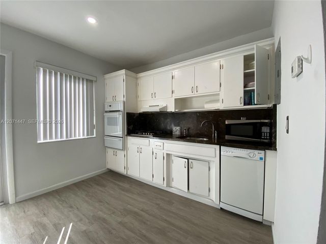 215 Antilla Avenue 1, Coral Gables, FL 33134