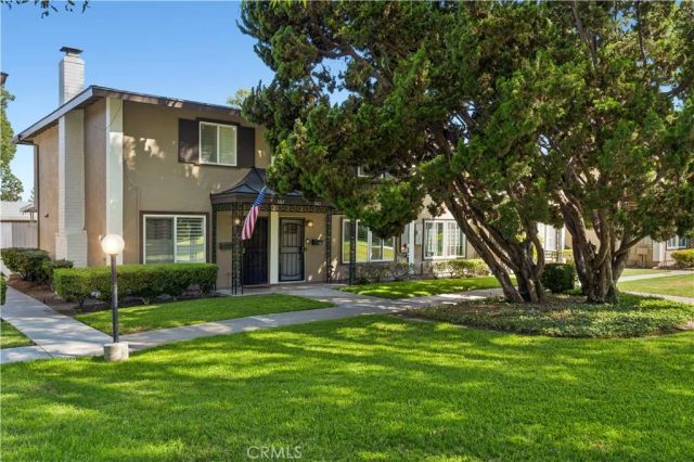 3165 College, Costa Mesa, CA 92626
