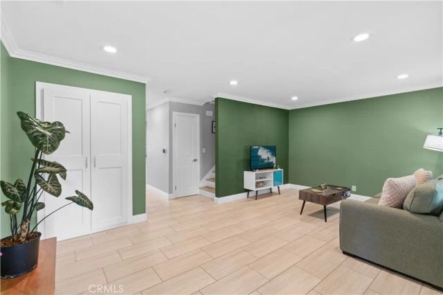 3165 College, Costa Mesa, CA 92626