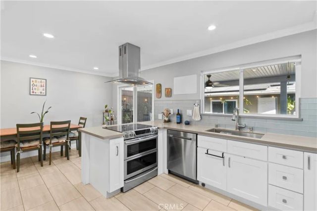 3165 College, Costa Mesa, CA 92626