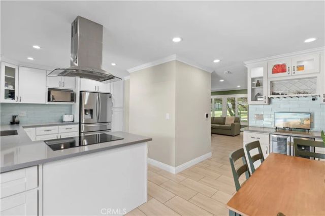 3165 College, Costa Mesa, CA 92626