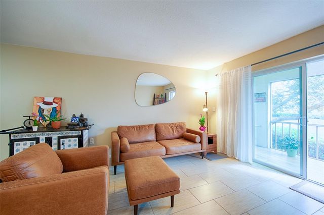 1860 MASSACHUSETTS AVENUE NE 224, St Petersburg, FL 33703