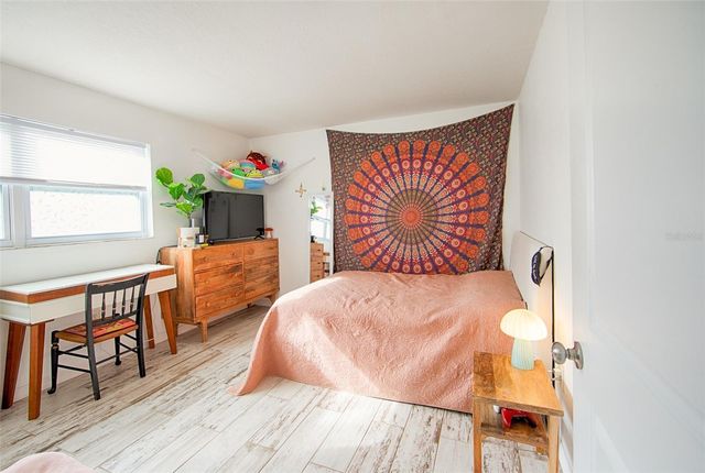 1860 MASSACHUSETTS AVENUE NE 224, St Petersburg, FL 33703