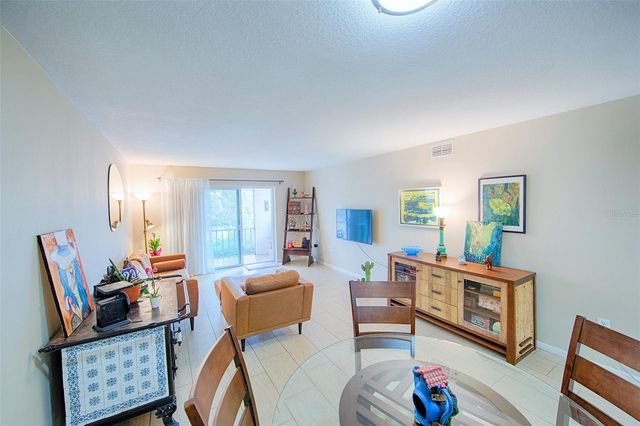 1860 MASSACHUSETTS AVENUE NE 224, St Petersburg, FL 33703